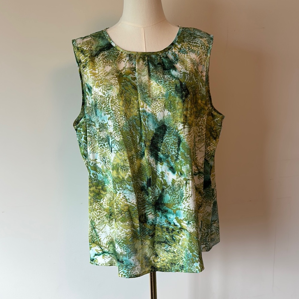 Tahari Green Sleeveless Boxy Blouse Relaxed Fit